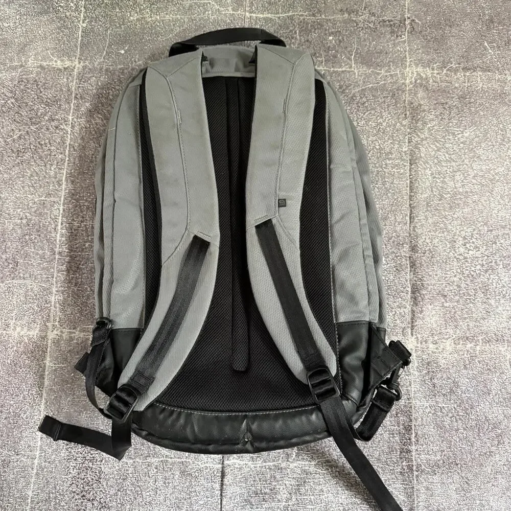NWT Men's Mountain Hardwear Cole Haan ZeroGrand Commuter 30L Gray Pack Backpack